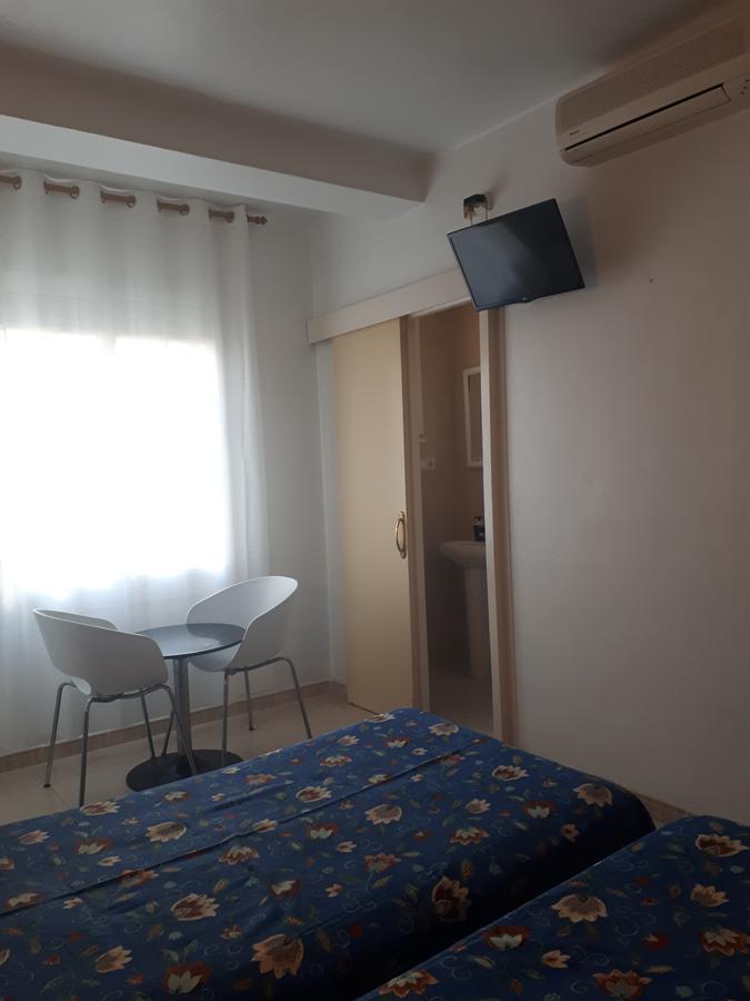 Hostal Margarita ピネダ・デ・マール エクステリア 写真